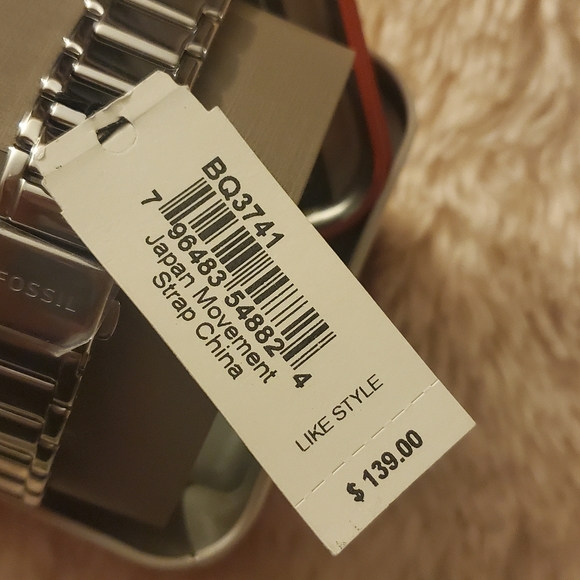 NWT Ashtyn Fossil - Picture 3 of 7